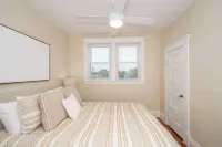 Walk to Mariemont, Historic 3Br Cottage, Sleeps 6 - balcony