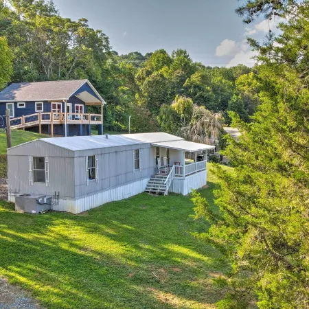 Quaint Cottage Overlooking Cherokee Reservoir