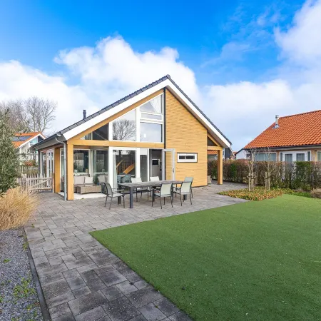 Zonnedorp 7 De Meerpaal in Renesse Comfortable Holiday House Close to the Beach Hotels in Renesse