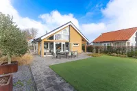 Zonnedorp 7 De Meerpaal in Renesse Comfortable Holiday House Close to the Beach - Homestays