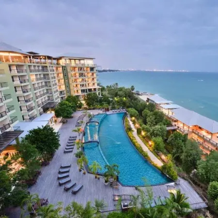 Royal Phala Cliff Beach Resort