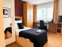 Axis Hotel - 4 ดาว
