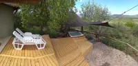 Thulani Game Lodge and Eco Estate - parking