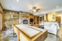 Game Room + Deck: Spacious Spruce Pine Retreat! - Homestays