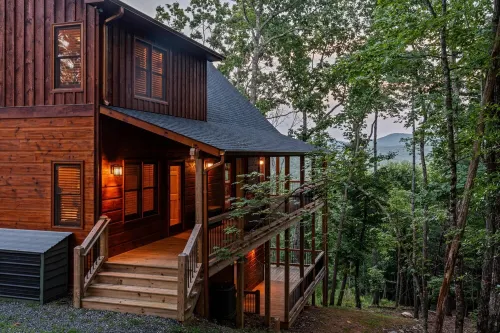 Spacious Mountain Cabin w/Mountain Views, Hot Tub & Game Room! - Vuoristonäköala