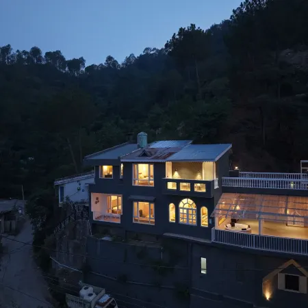 ELIVAAS Beyond the Curb Villa