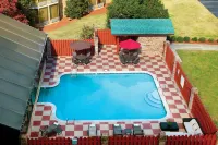 DoubleTree by Hilton Hotel Murfreesboro - Pools