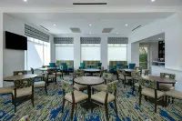 Hilton Garden Inn Detroit Metro Airport - breakfast