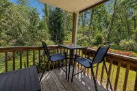 Immaculate Private Home w/Visiting Deer & Parking - 3-stjärniga