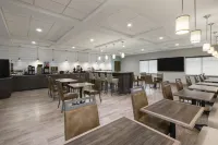 Best Western Plus College Station Inn  Suites - Pet friendly