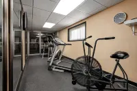 Ramada by Wyndham Grand Forks - Gym