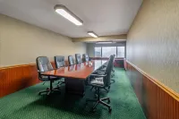 Rogue Regency Inn & Suites - 3-Star