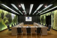 DoubleTree by Hilton Lisbon - Fontana Park - Jacuzzi