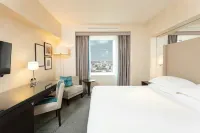 Sheraton Bucharest Hotel - Pool