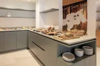 Laurena Aparthotel Near Brixen - servizio colazione