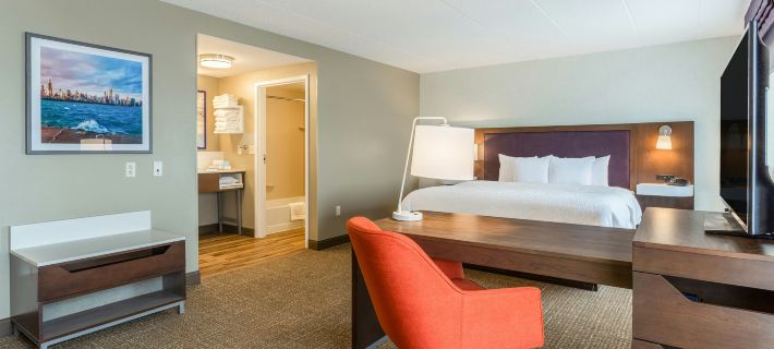 Hampton Inn & Suites Chicago-Libertyville Hotels in Lake County