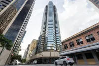 Bishop Suites at The Executive Centre - Homestays