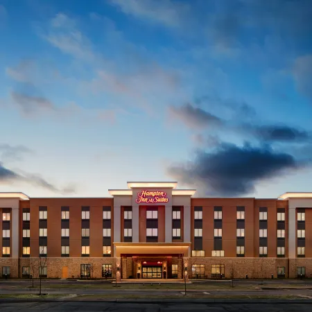 Hampton Inn & Suites Chicago Waukegan