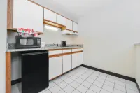 Red Roof Plus+ & Suites Guilford - WiFi