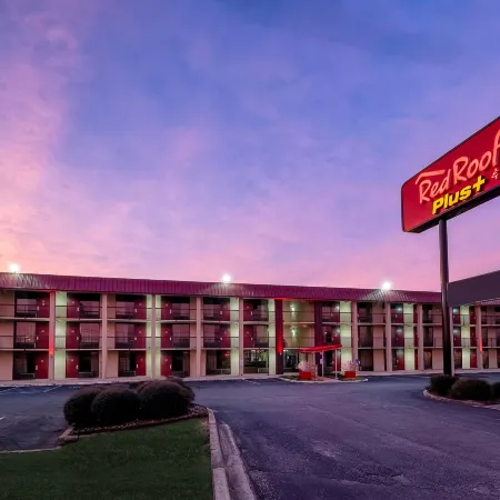 Red Roof Plus+ Huntsville - Madison