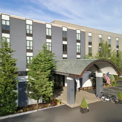 Freepoint Hotel Cambridge, Tapestry Collection by Hilton Các khách sạn gần Khu Fenway Kenmore