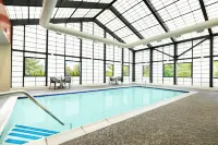 Hampton Inn Long Island/Islandia - Pools