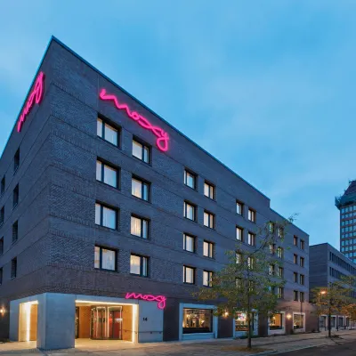 Moxy Bremen Hotels near فالي