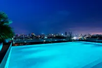 Hotel Alvalade - สระว่ายน้ำบนดาดฟ้า