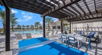 Landing Beautiful 2bd, Gym - Pools