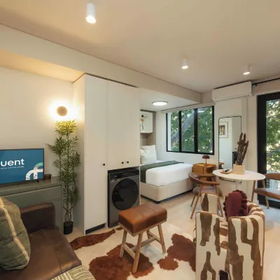 TEN on V - Fluent Serviced Apartments Các khách sạn gần Nhà tắm Long Street