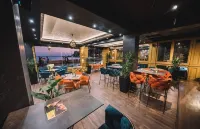 Continental Hotel - breakfast