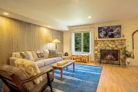 Walk to Lifts & Town - Hot Tub & Pool - 3-Star