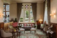 Ashdown Park Hotel - Parkplatz