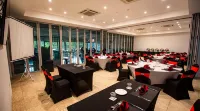 Cassowary Hotel - breakfast