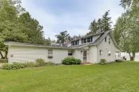 Lake Huron Haven: Private Shoreline, Deck & Views! - 2-Star