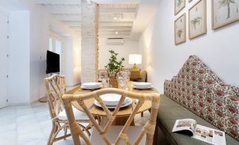 Genteel Home Patio del Arenal 001 (Seville) - Updated Prices, Reviews ...