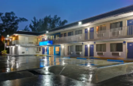 Motel 6 Dania Beach, FL