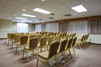 Days Inn & Suites by Wyndham Moncton