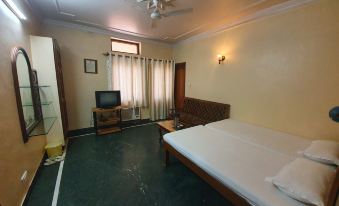 Hotel Rathore Lodge & Restaurant