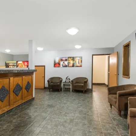 Super 8 by Wyndham Topeka/Wanamaker RD/I-70