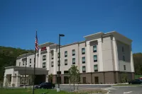 Hampton Inn & Suites Warren - 2-Star