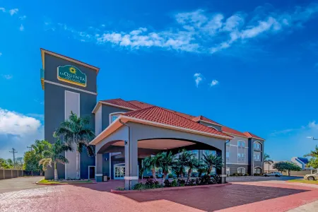 La Quinta Inn & Suites by Wyndham Alamo - McAllen East Отели в г. Сан - Хуан