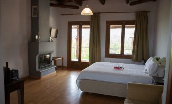 Sea View Bedroom 3 Minute from The Kala Nera Beach