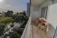 New, Sunny, Close to the Beach with Sea Views - Mountain view