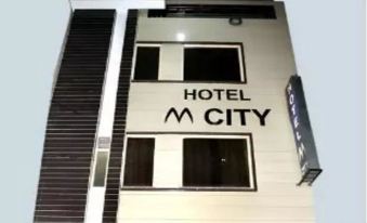 Hotel M City