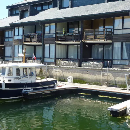 Les Marinas