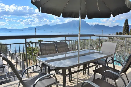 North House with Pool and Lake View - Mountain view