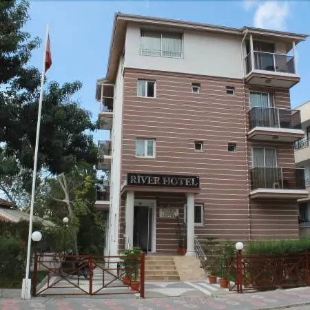 River Hotel