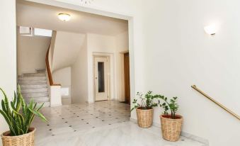 Centrally Located Studio in Athens!