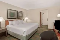 La Quinta Inn & Suites by Wyndham des Moines West Clive Hotels in Clive